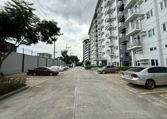 Urban Oasis 2br With Multiple Pools At Smdc Charm Residences